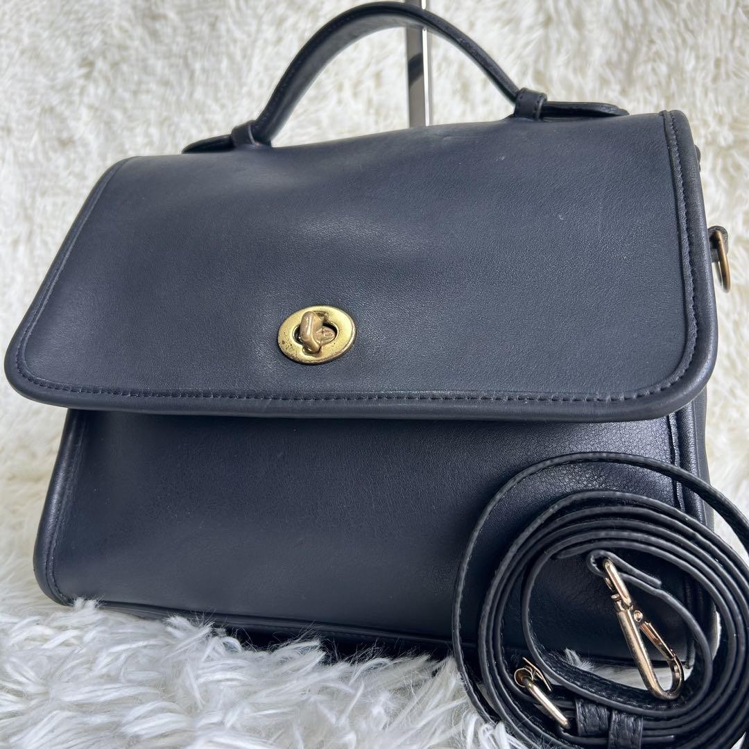 Coach Black Leather Turnlock Shoulder Bag 2-Way Used in Good Condition