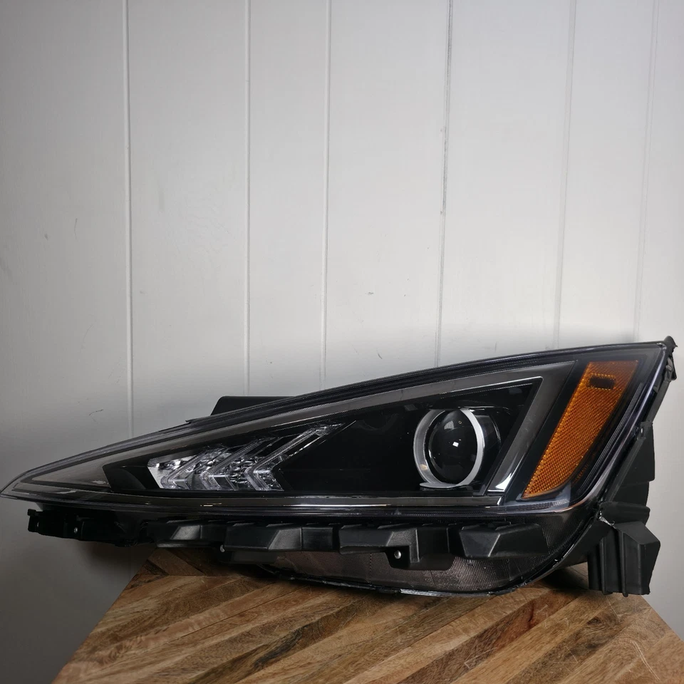 Conjunto de faros izquierdos TYC 20-16914-90-9 para Hyundai Elantra 2019-2020 Foto 2 de 4