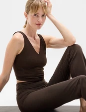 Athleta Transcend v neck crop bra- medium AC- truffle- nwt- 