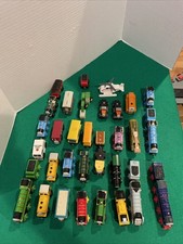 Lot usure et déchirure chemin de fer en bois Thomas.  30 trains plus