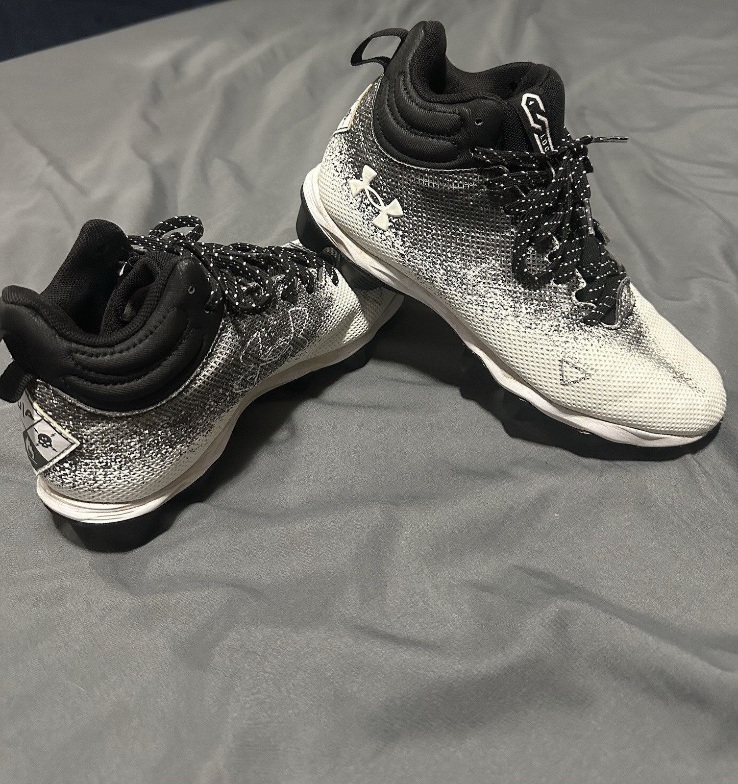 SAOLA Scarpe da basket uomo Under Armour nero bianco