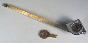 Mills Subway Vendor Original Lock With Lock Arm And Original Key