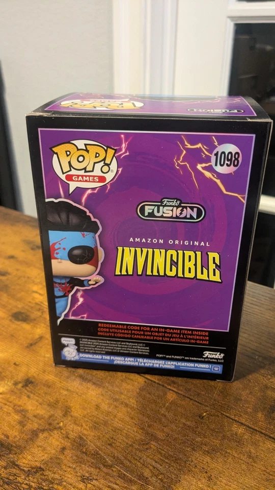 Funko Pop Invincible CHASE #1098 Funko Fusion Foto 4 de 4