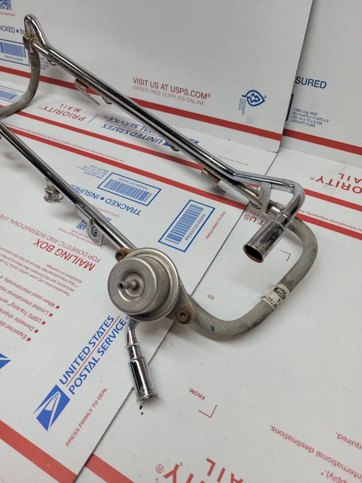 1994 1995 1996 FORD F150 F250 BRONCO V8 5.0 FUEL INJECTOR RAILS & PRESSURE REG  - Image 3 of 4