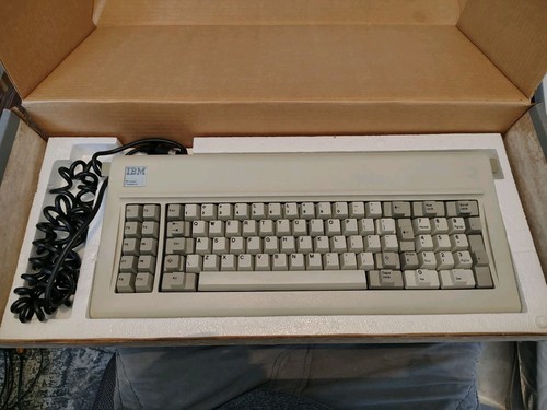 IBM Model F 83 Key Keyboard for PC 5150 & XT 5160 1501100 In box - Picture 2 of 21