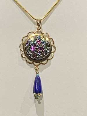 40% Off *HANDCRAFT VINTAGE GERMAN SCULPTED IRIDESCENT GLASS&LAPIS DROP NECKLACE