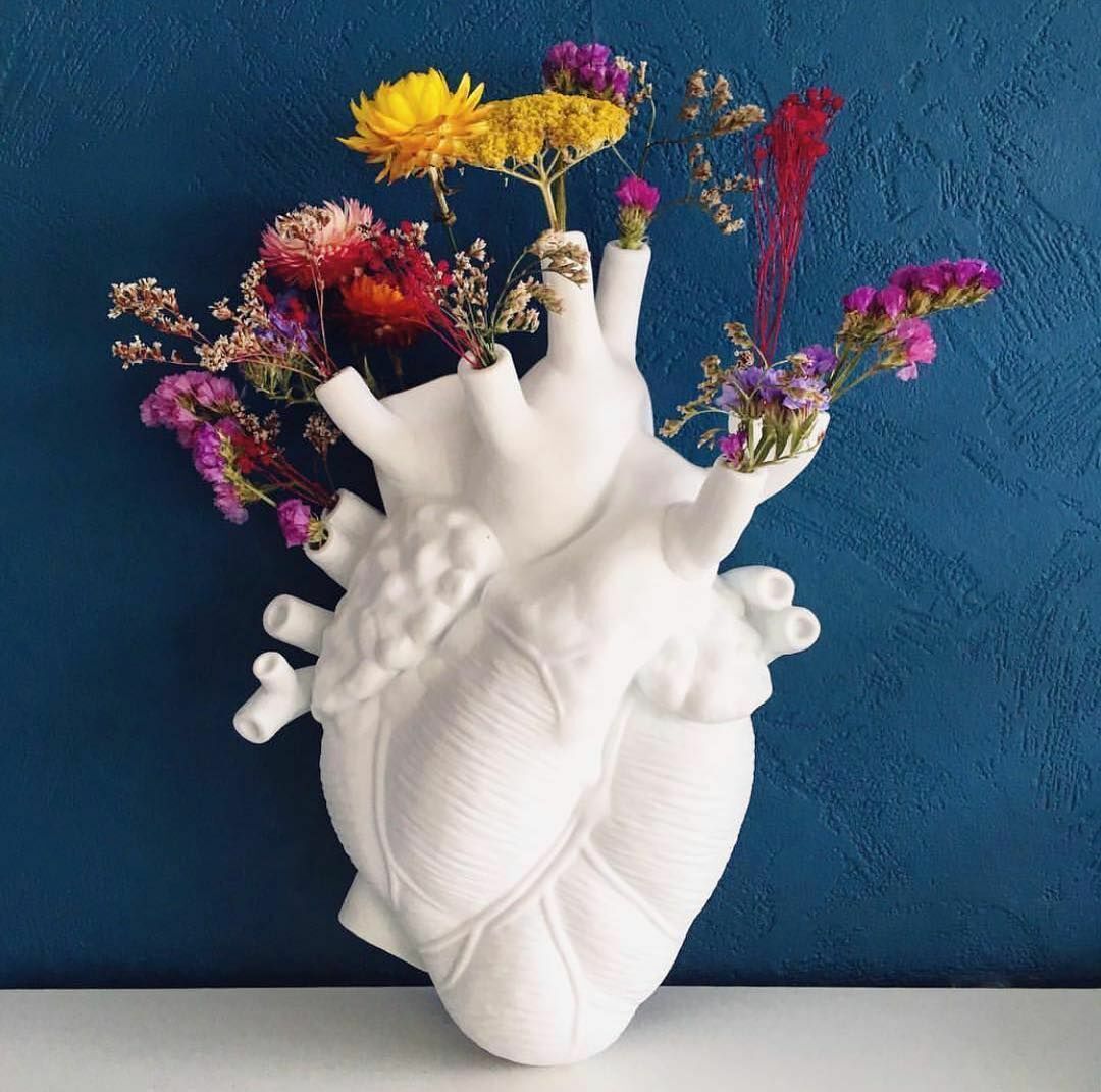 SELETTI LOVE IN BLOOM PORCELAIN HEART VASE | eBay SELETTI LOVE IN BLOOM PORCELAIN HEART VASE | eBay