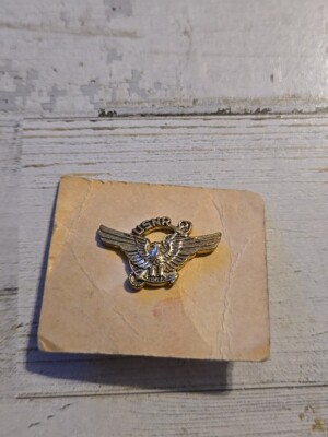 Vintage USNR US Naval Reserve Navy Eagle Anchor Screw Back Pin Q9