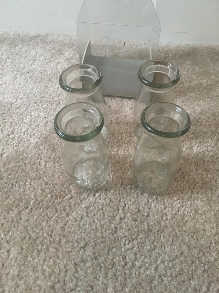 Mini frascos de vidrio David Tutera de 4 piezas sin tapas de corcho Foto 4 de 4