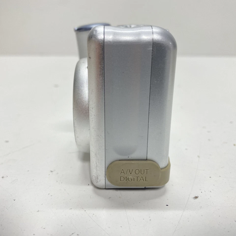 Canon PowerShot A75 3.2MP Compact Digital Camera (For Parts or Repair) - Image 2 of 4