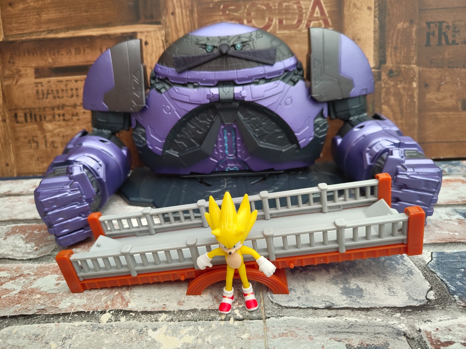 Sonic The Hedgehog Movie 2 Giant Eggman Robot Playset w/ 2.5"" Super Sonic Jakks