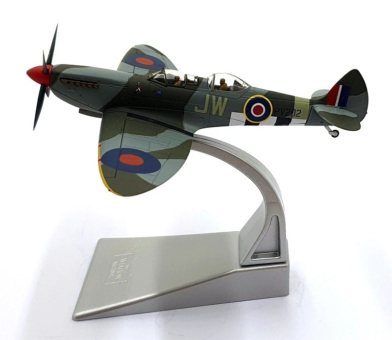 Corgi 1/72 Scale AA29204 - Supermarine Spitfire T.9 PV202/'JW' (G-CCCA) - Image 3 of 4
