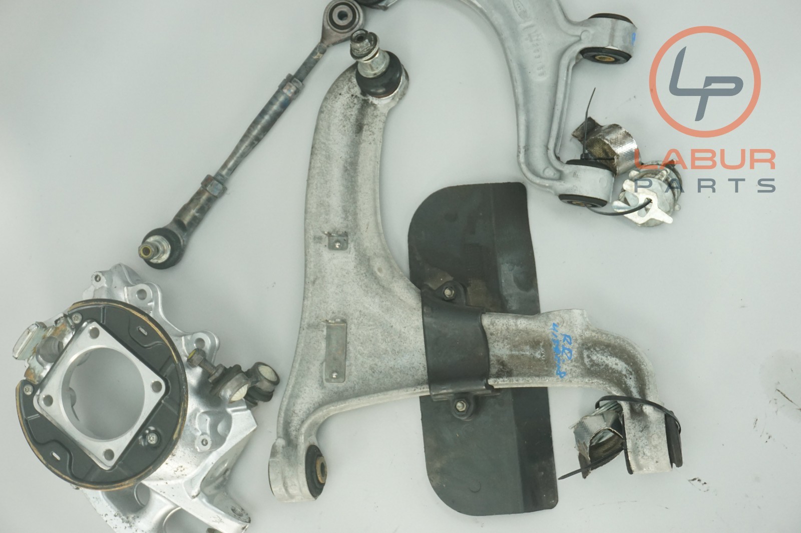 M139 03-10 Maserati Quattroporte Rear Right Side Control Arm Knuckle Hub Z7049