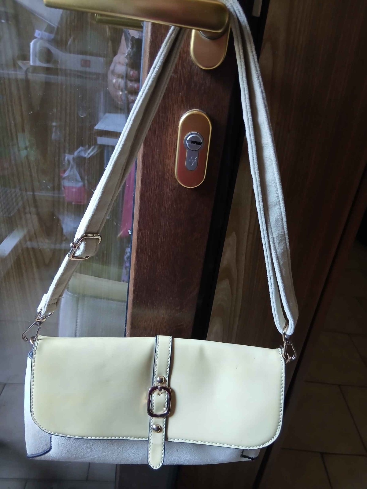 borsa a spalla e tracolla in vernice e scamosciata