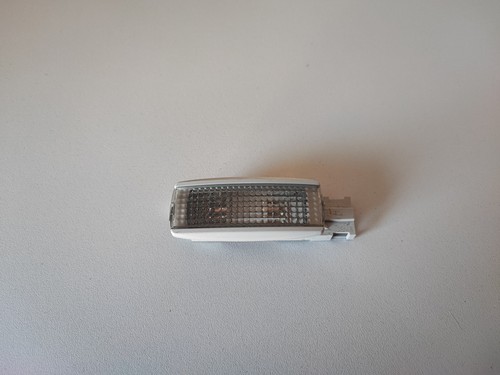 VW Golf IV Passat 3B Leselampe Innenraumleuchte 3B0947113