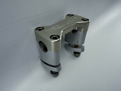 Suzuki GSF650SA K5 Bandit Lenker Höhungen Halter Klemme Handlebar Risers (9) 05'