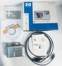 HP PhotoSmart Camera E427 6.0MP Digital - Works -  5x Zoom Silver V