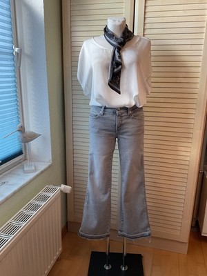 Tolle Jeans von CAMBIO Modell Francesca grau Gr. 34