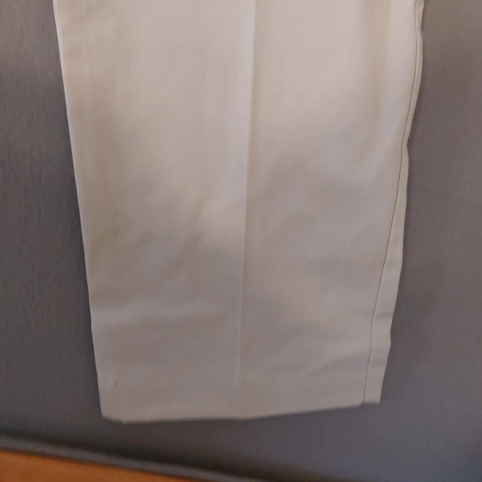 Pantalones chinos básicos vintage Bugle Boy para hombre talla 40 x 32 beige marfil caqui Foto 4 de 4