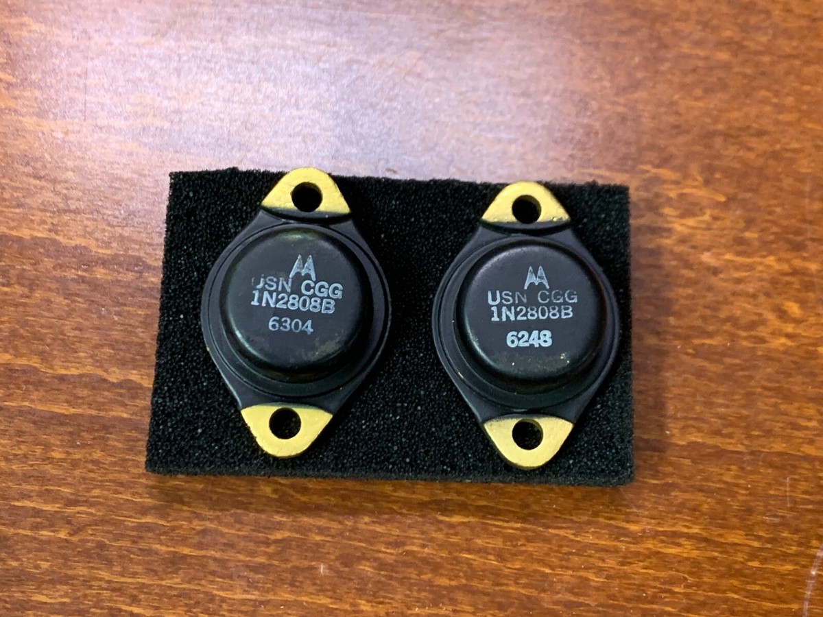 1N4554B Zener Diode 6.2V 5% 50W DO-5 MOTOROLA 1N4554B Zener Diode 6.2V 5% 50W DO-5 MOTOROLA