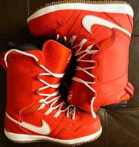 red nike snowboard boots