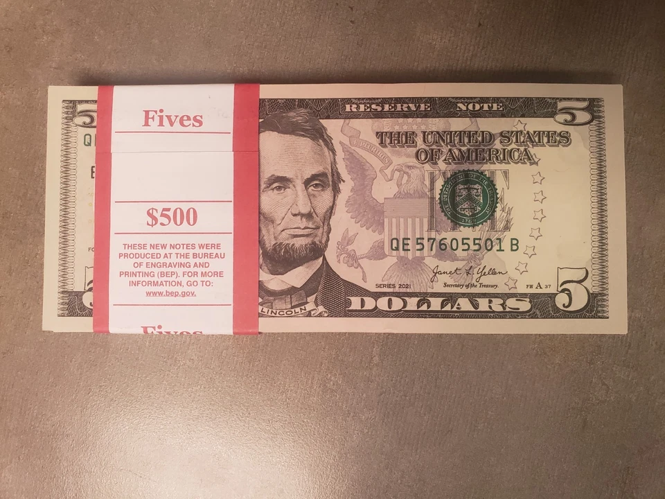 NEW $5 DOLLAR BILLS UNCIRCULATED BEP STRAP 100 CONSECUTIVE $500 FACE VALUE 2021 - Image 2 of 4