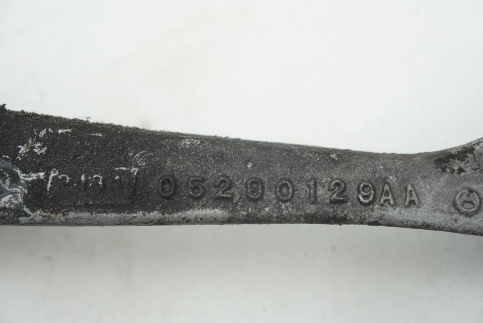 Brazo de control superior de suspensión trasera Wishbone 5290117AA OEM Dodge Viper 2003-10 Foto 4 de 4