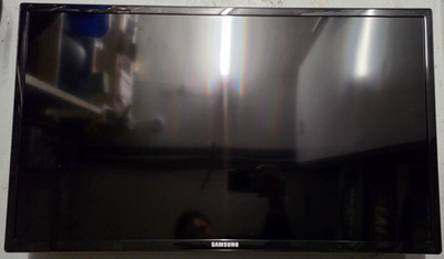 Samsung HG32EA470 32'' HD LED-TV Screen Fernseher FHD HDMI USB DVB-T/C VESA