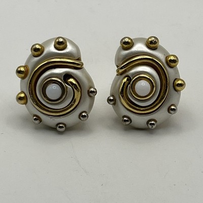 Kenneth J Lane KJL Snail Shell White Enamel Faux Pearl Clip On Earrings