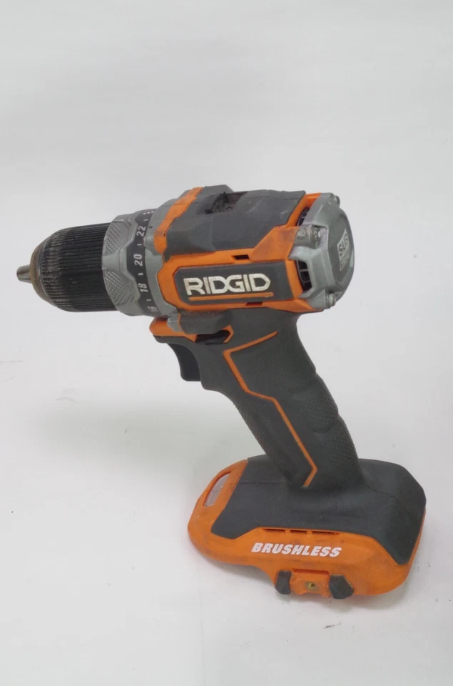 Ridgid R8656 R8701 18V SubCompact Brushless 6 1/2 in. Circular Saw and Drill - Image 2 of 4