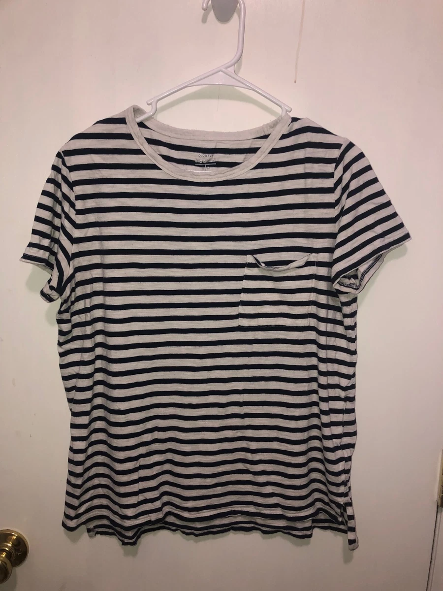 Old navy sales boyfriend pocket tee