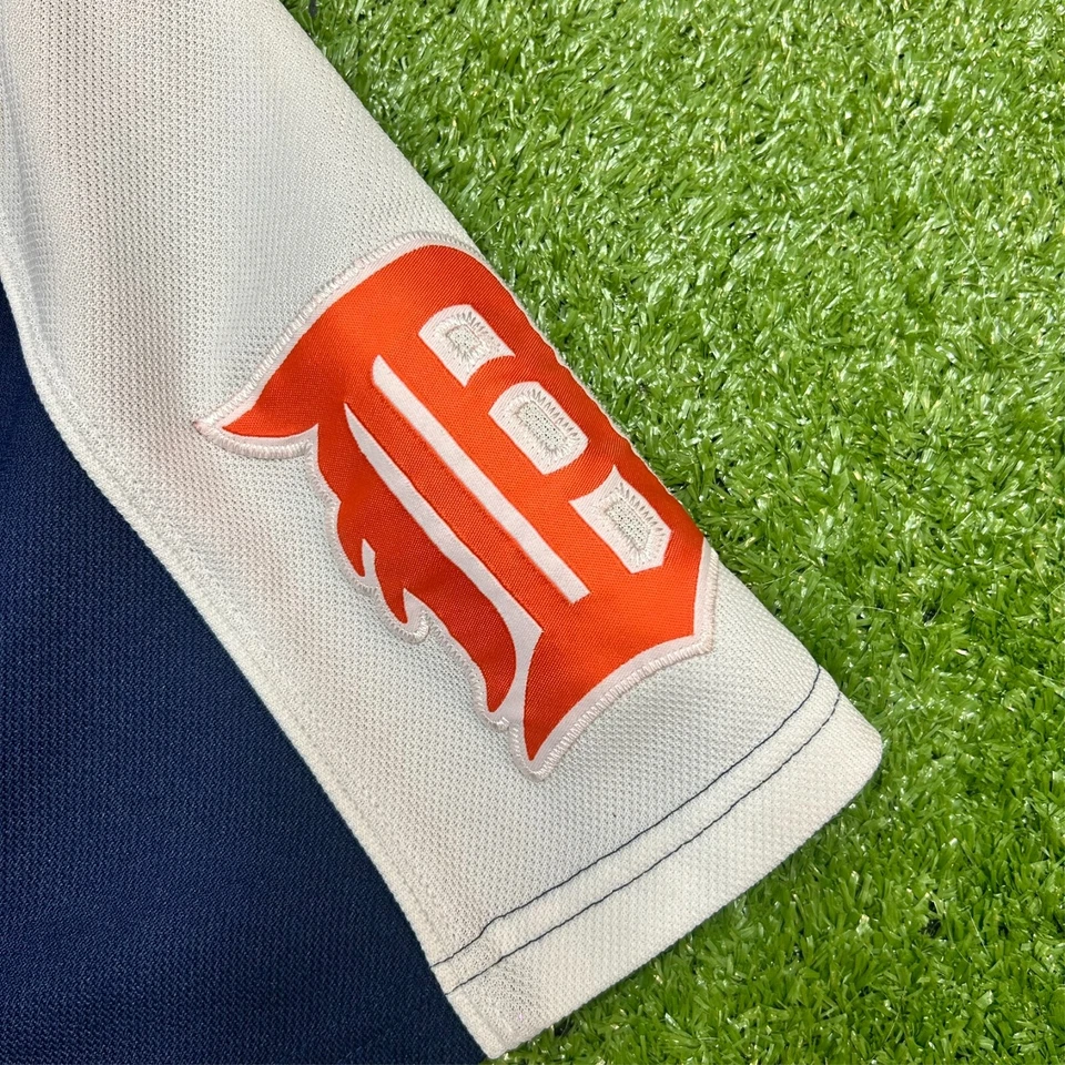 Detroit Tigers Justin Verlander Y2K Embroidered Jersey Men's Size Large Fit - Image 4 of 4