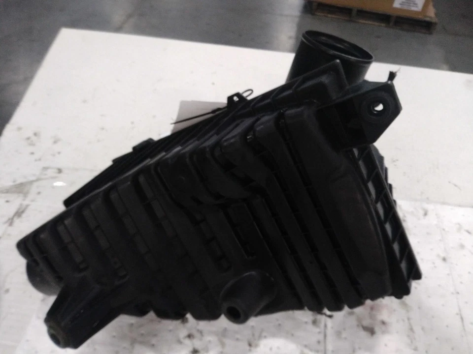 Conjunto de filtro de aire usado se adapta a: Chevrolet Traverse 2019 3,6 grado A Foto 2 de 4