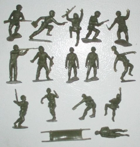 Marx 1960s-1970s Battleground Medical Group US Soldiers Complete Set Lot Two