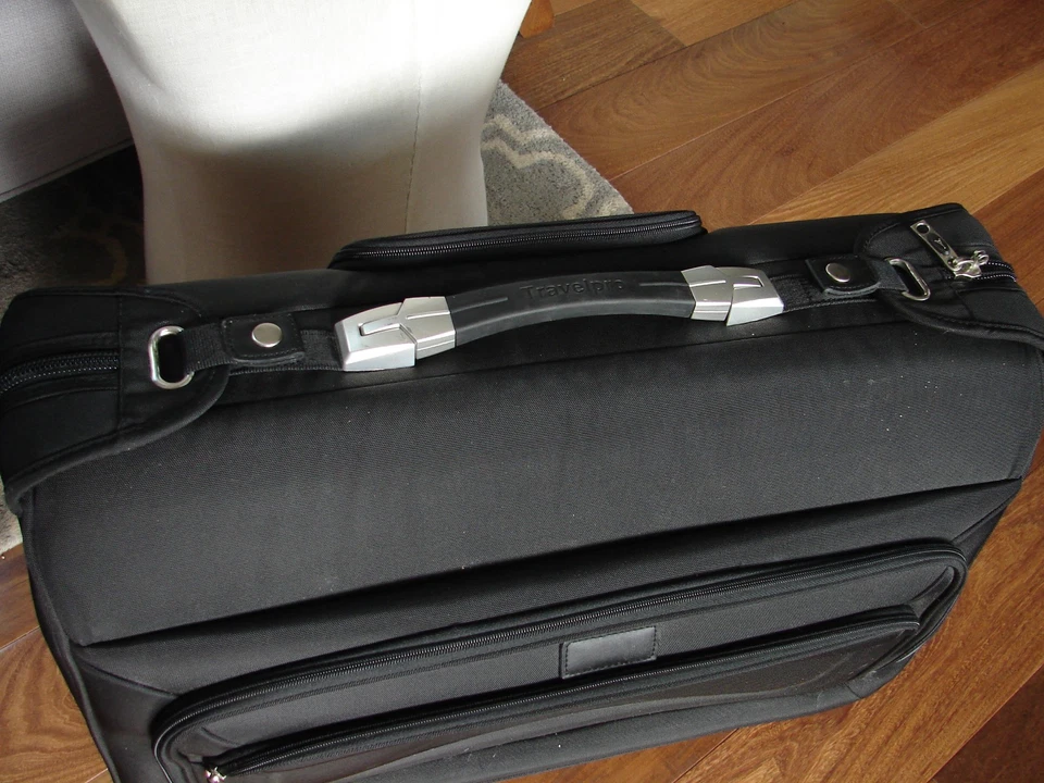Travelpro Crew 8 Black 22” Wheeled Carry on Rolling Garment Bag - Image 2 of 4