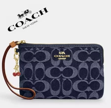 NWT Coach Corner Zip Wristlet In Signature Denim 🍒