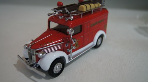 MATCHBOX MODELS OF YESTERYEAR 1937 GMC RESCUE SQUAD VAN #YFE10-M NEW IN BOX - Picture 6 of 11