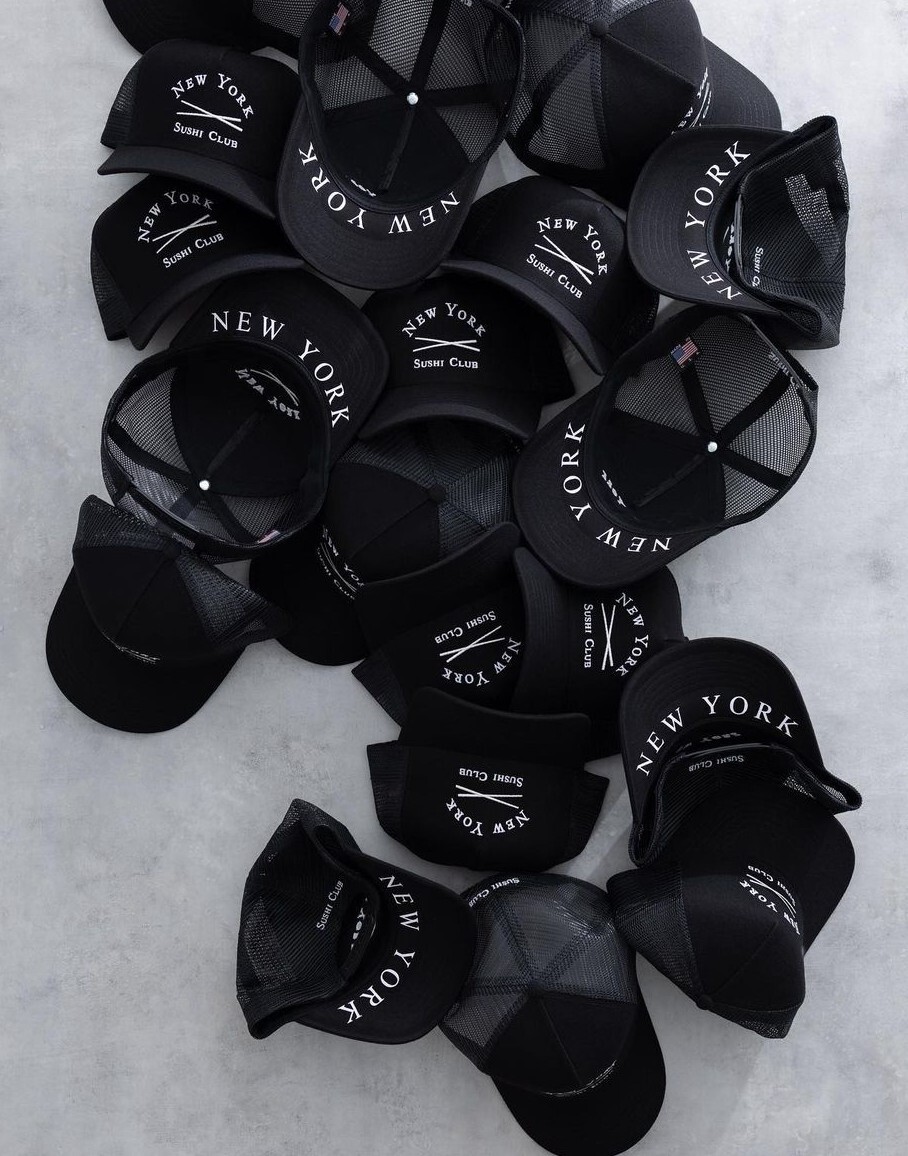 NonですSTAMPD NEWYORK SUSHICLUB キャップ黒 STAMPD (NOBU) NEW YORK SUSHI CLUB 5 PANEL TRUCKER HAT BLACK