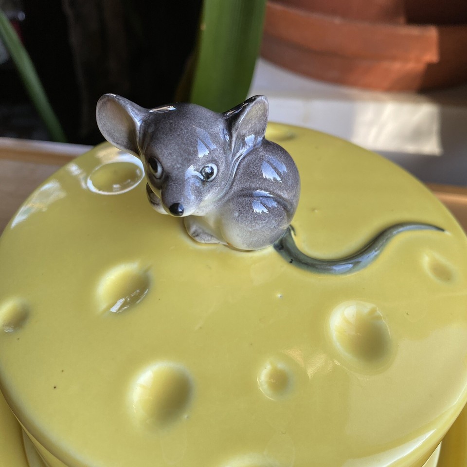 Vintage Ceramic Lefton Mouse Round Cheese Dish Plate Yellow w/Lid Made