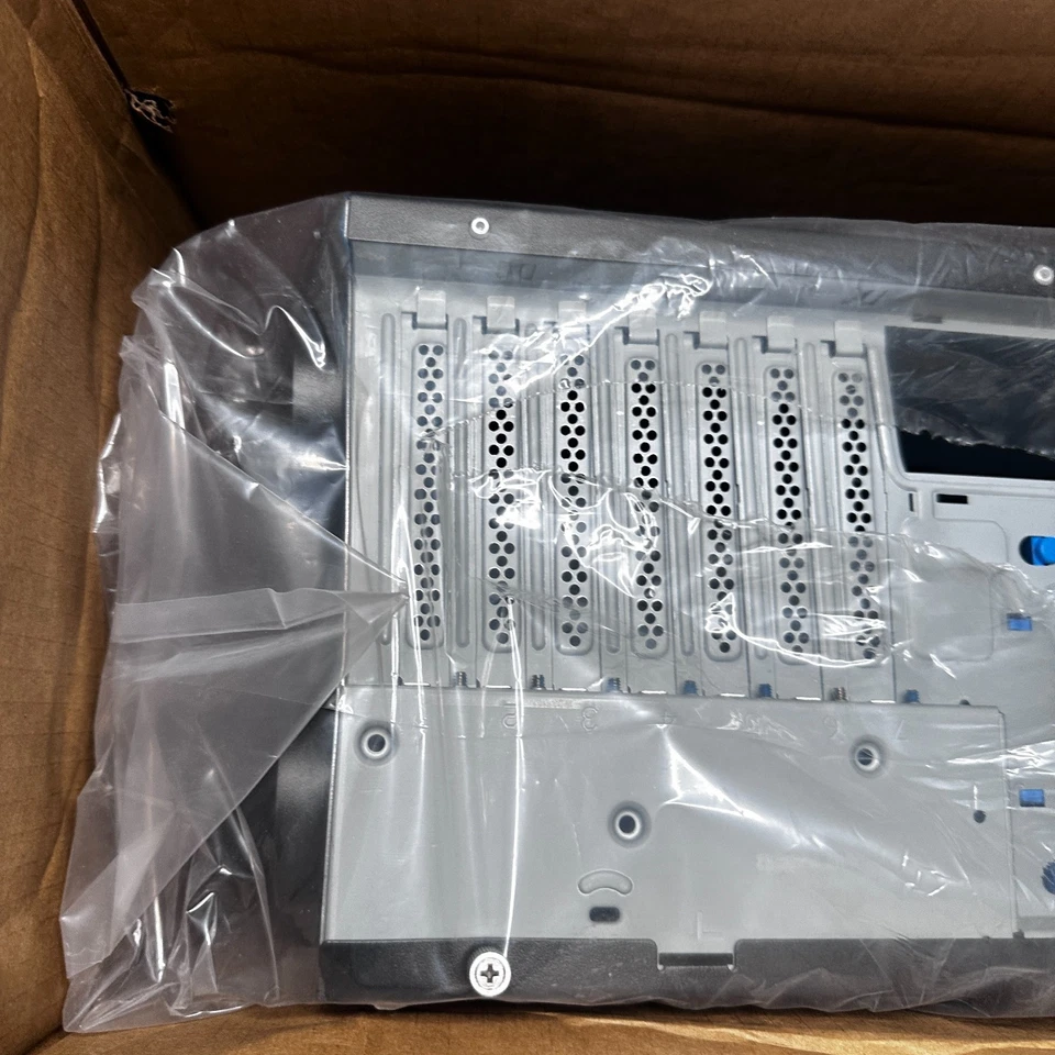 Chasis de servidor en torre Chenbro SR105 Plus versátil SSI EEB SR10569H09*14541 -LEER Foto 4 de 4