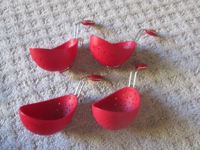 Cuisipro Set of 4  Egg Poachers Adjustable Handles