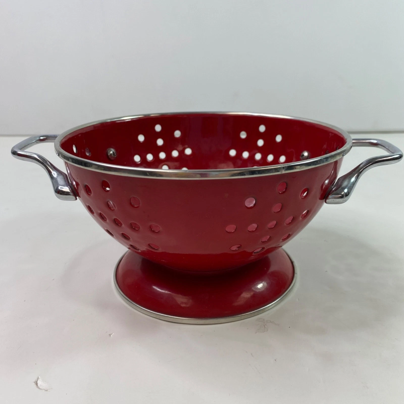 Red Metal Colander With Handles Strainer Pasta Washing Veggies 7.5" Diameter