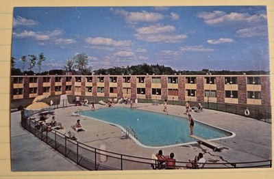 Holiday Inn Portland Maine Exterior View Pool Vtg Unused Postcard 024