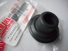 YAMAHA CV50 YW100 YQ100 see list.. GENUINE SPARK PLUG CAP SEAL --- 4VP-H2372-00