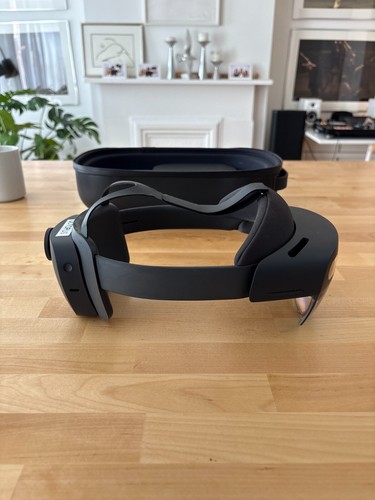 Microsoft HoloLens 2 Smart Glasses VR Headset Device - Black - Picture 5 of 5