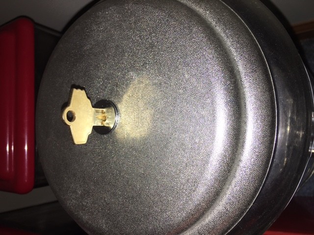 1 NEW GUMBALL MACHINE LOCK & KEY OAK, NORTHWESTERN, EAGLE,KOMET A&A 1/4