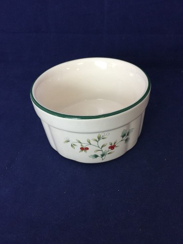 PFALTZGRAFF WINTERBERRY BOWL - Picture 3 of 4