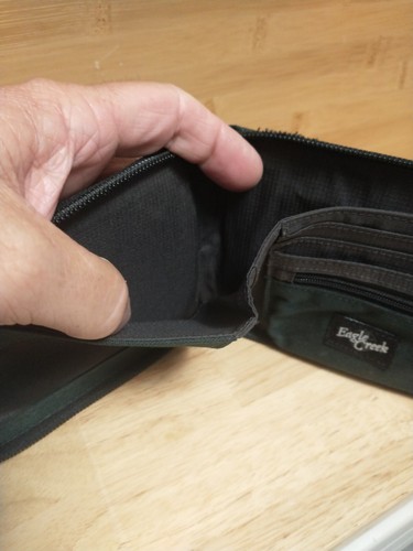 BI-FOLD WALLET oversized EAGLE CREEK dark green zipper closure camping USED - Picture 6 of 7