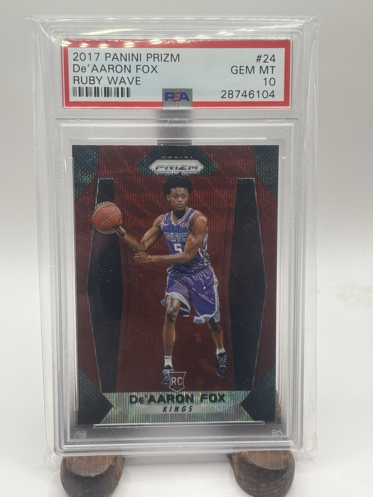 2017-18 Prizm De Aaron Fox RC Prizms Ruby Wave #24 Kings PSA 10