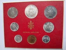 Città del Vaticano serie divisionale di 8 valori con 500 lire in argento Papa Pa